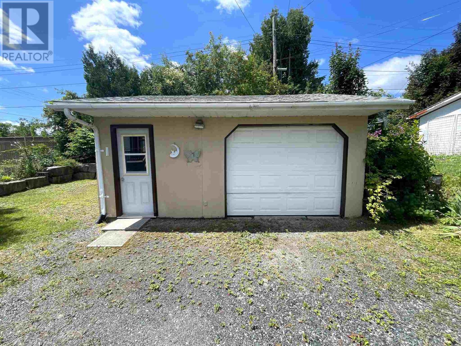 70 Roman Ave Property Photo 7