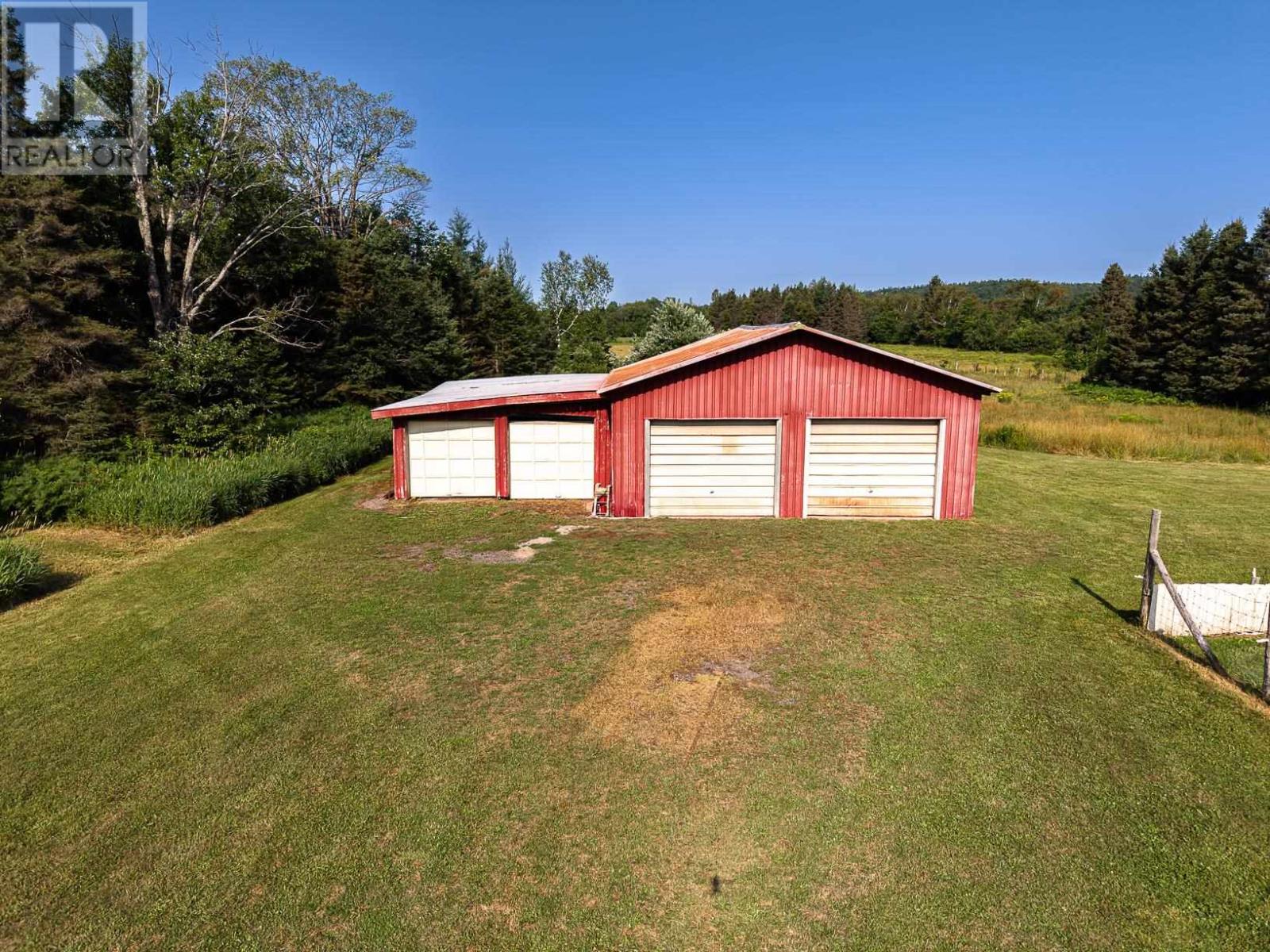 1435 Airport Rd Property Photo 4