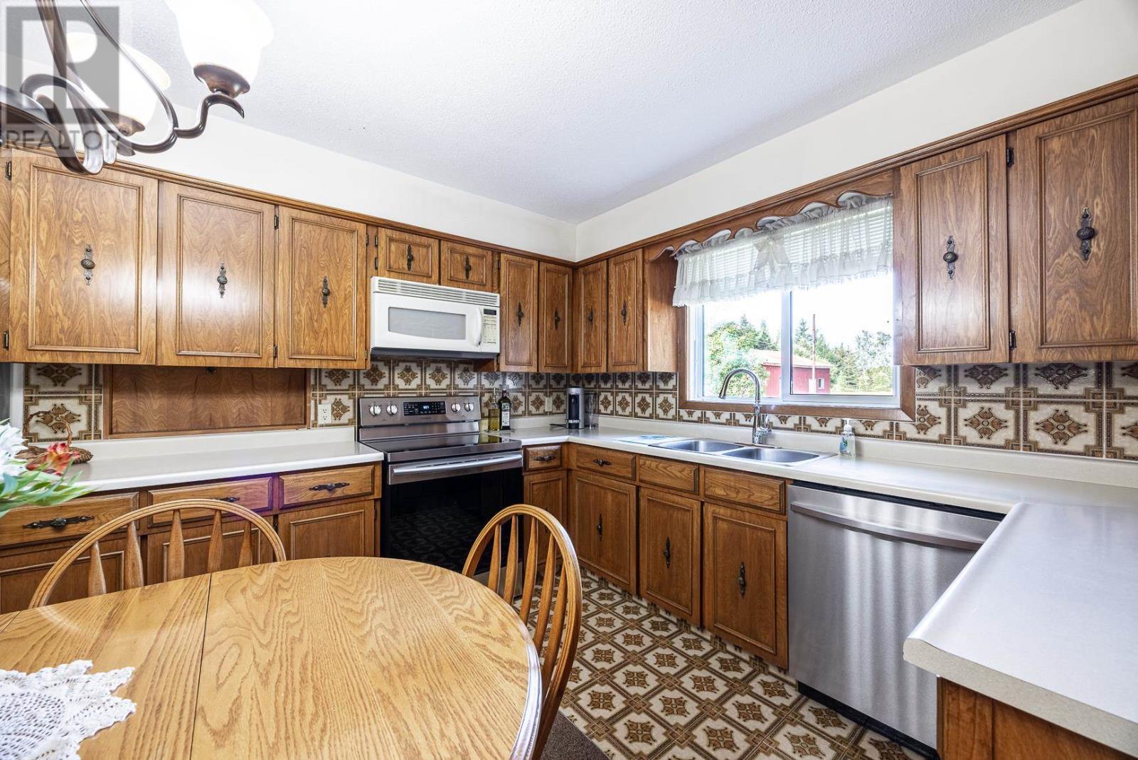 1435 Airport Rd Property Photo 15