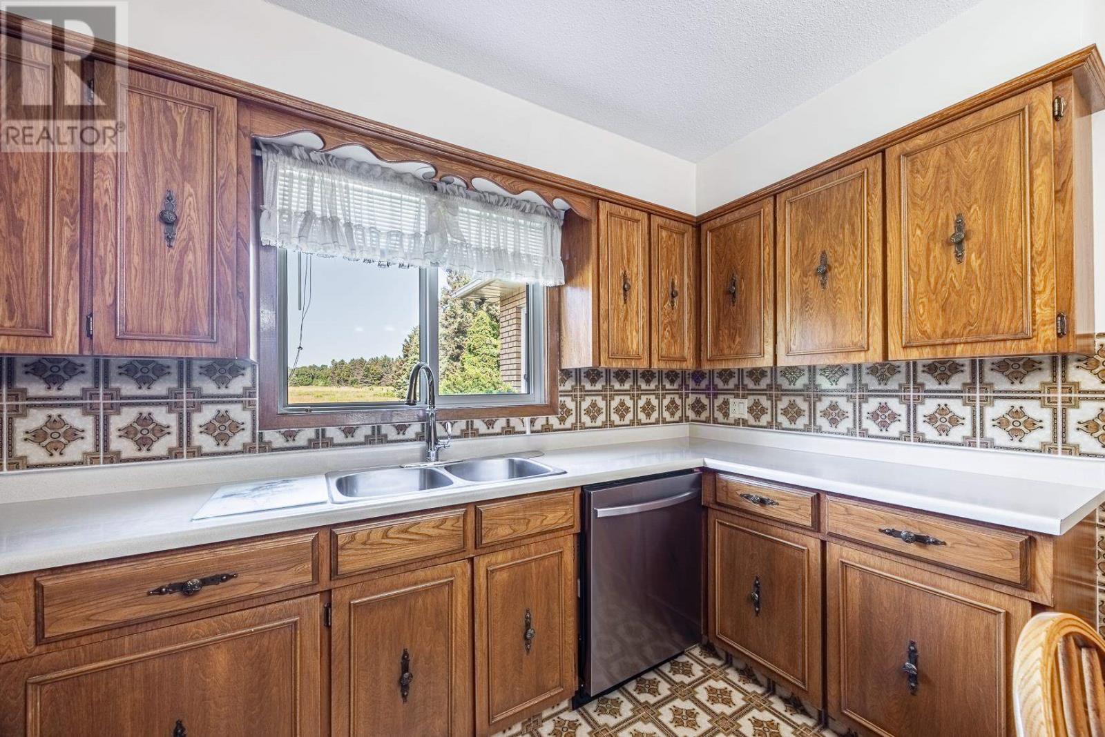 1435 Airport Rd Property Photo 16