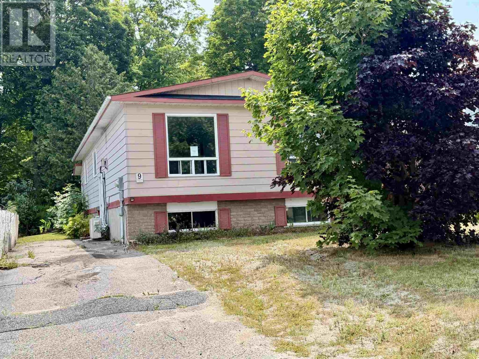 9 Lisbon Rd Property Photo 1