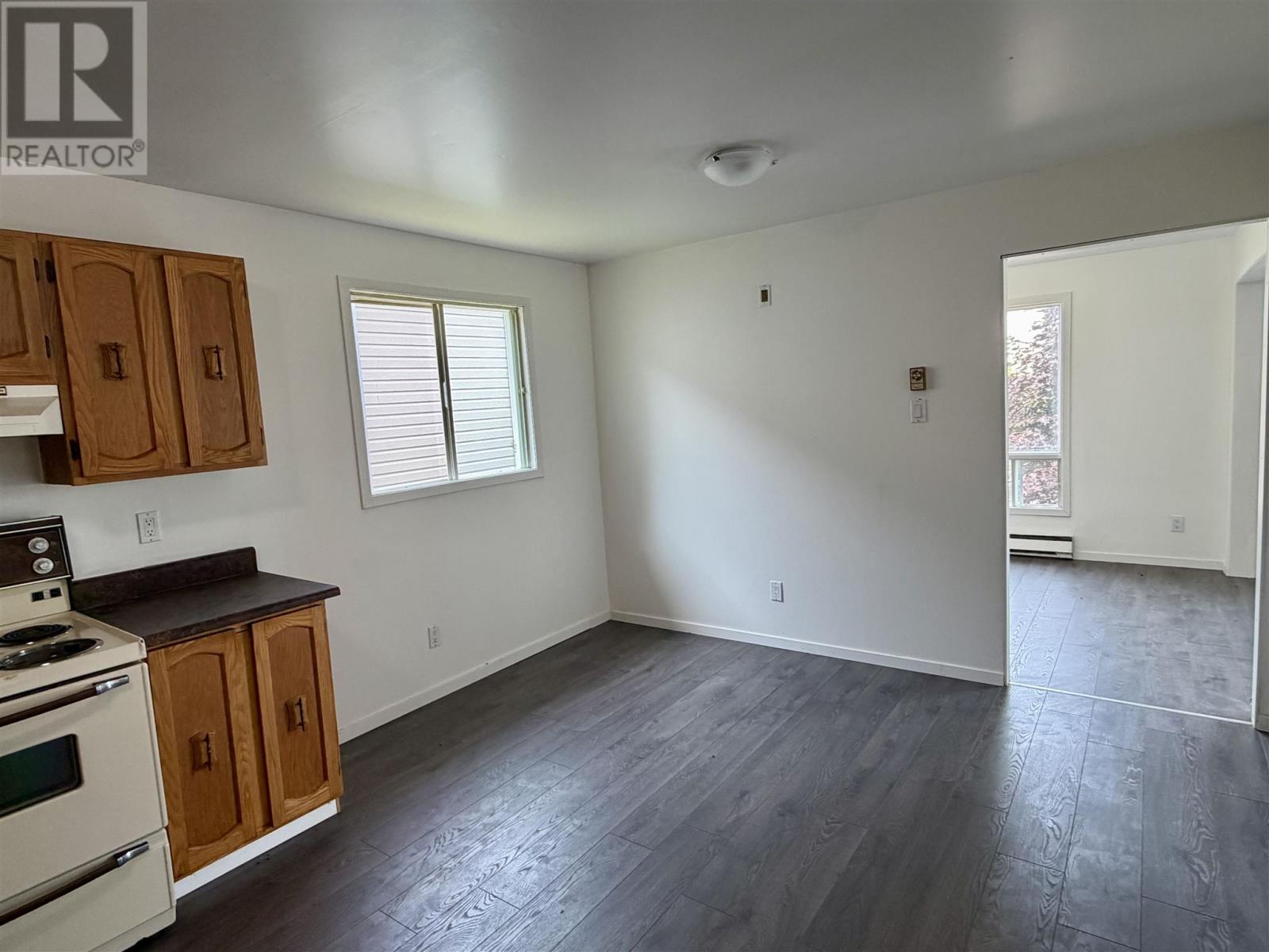 9 Lisbon Rd Property Photo 3