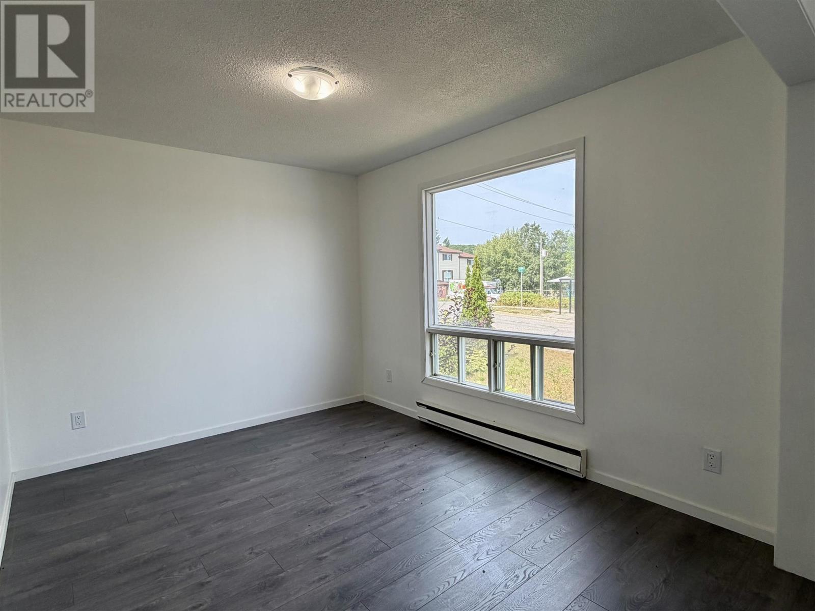 9 Lisbon Rd Property Photo 6