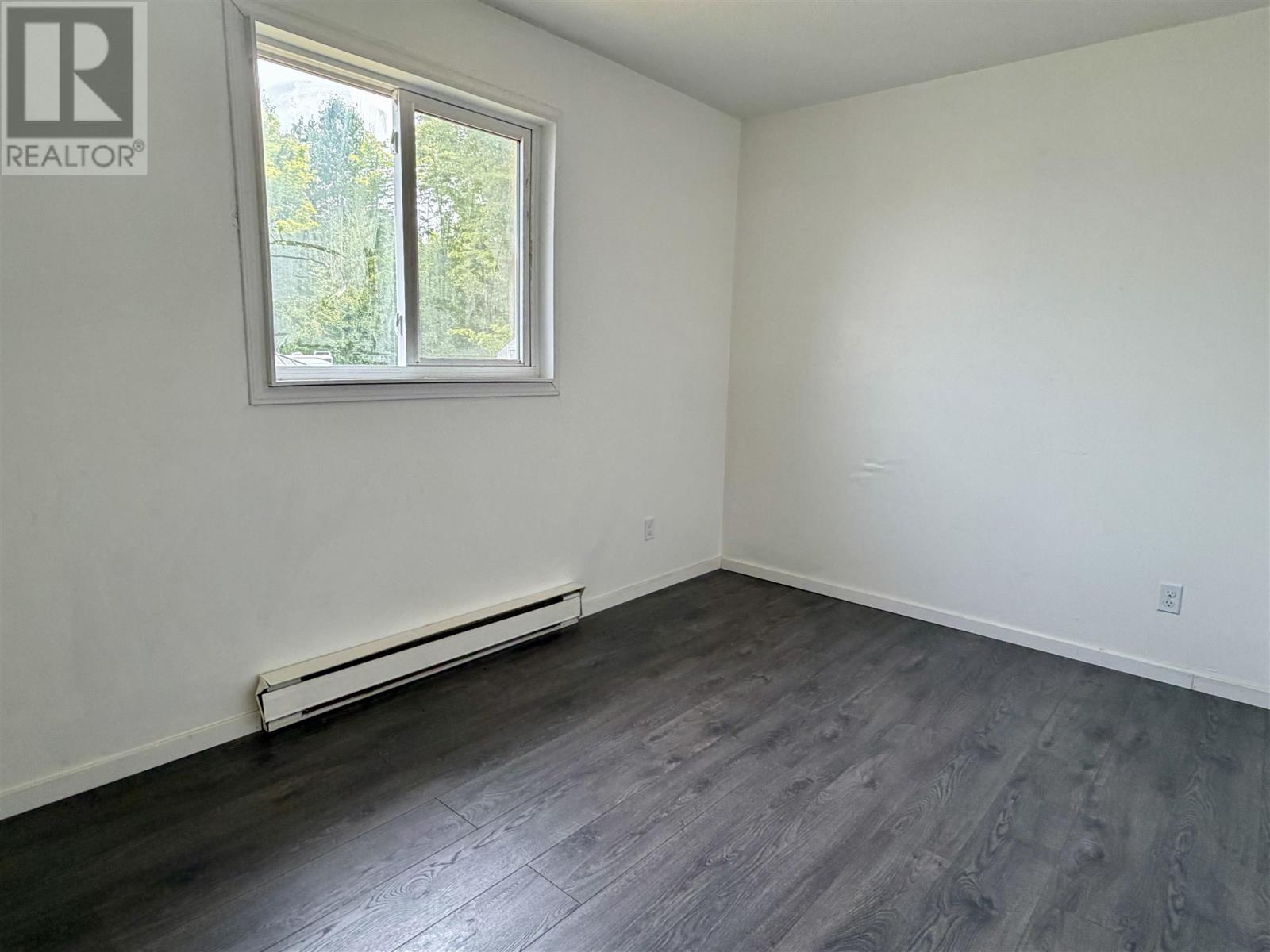 9 Lisbon Rd Property Photo 14