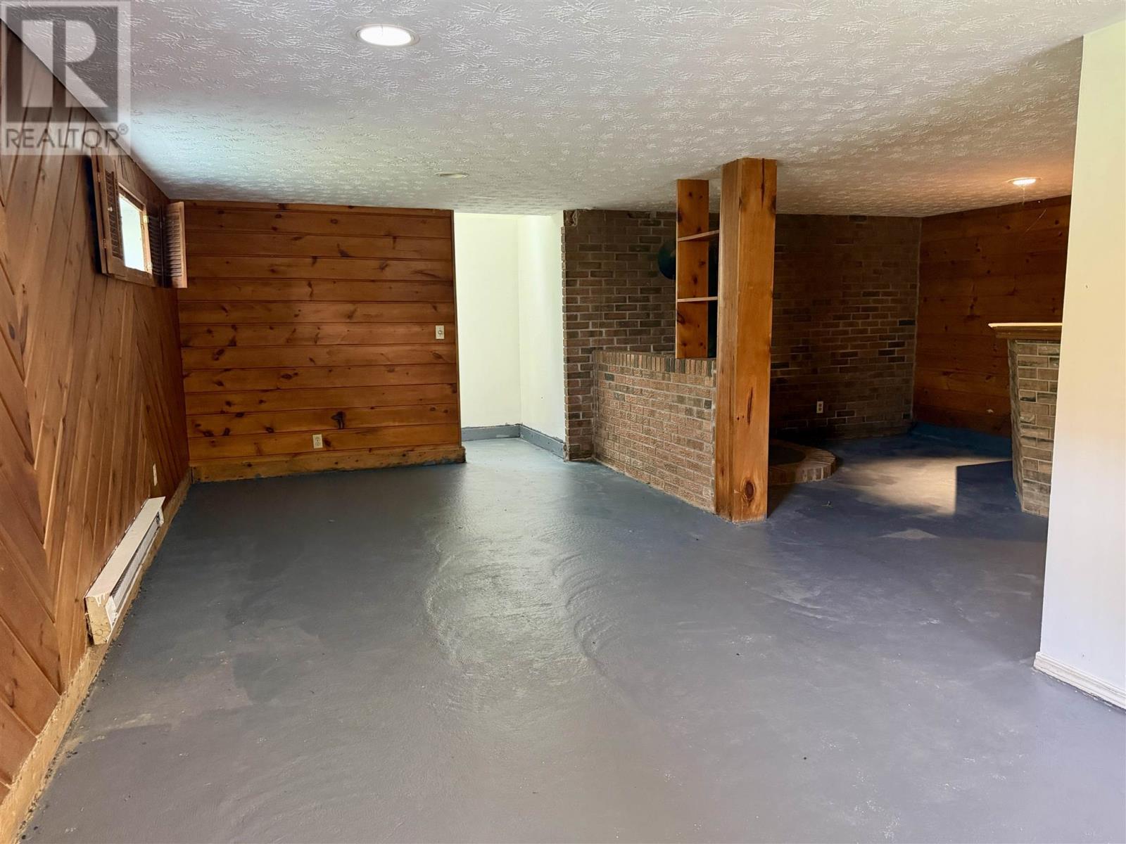 9 Lisbon Rd Property Photo 19