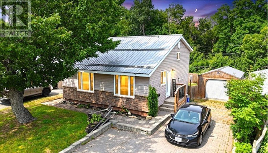 177 Axmith Ave Property Photo 1