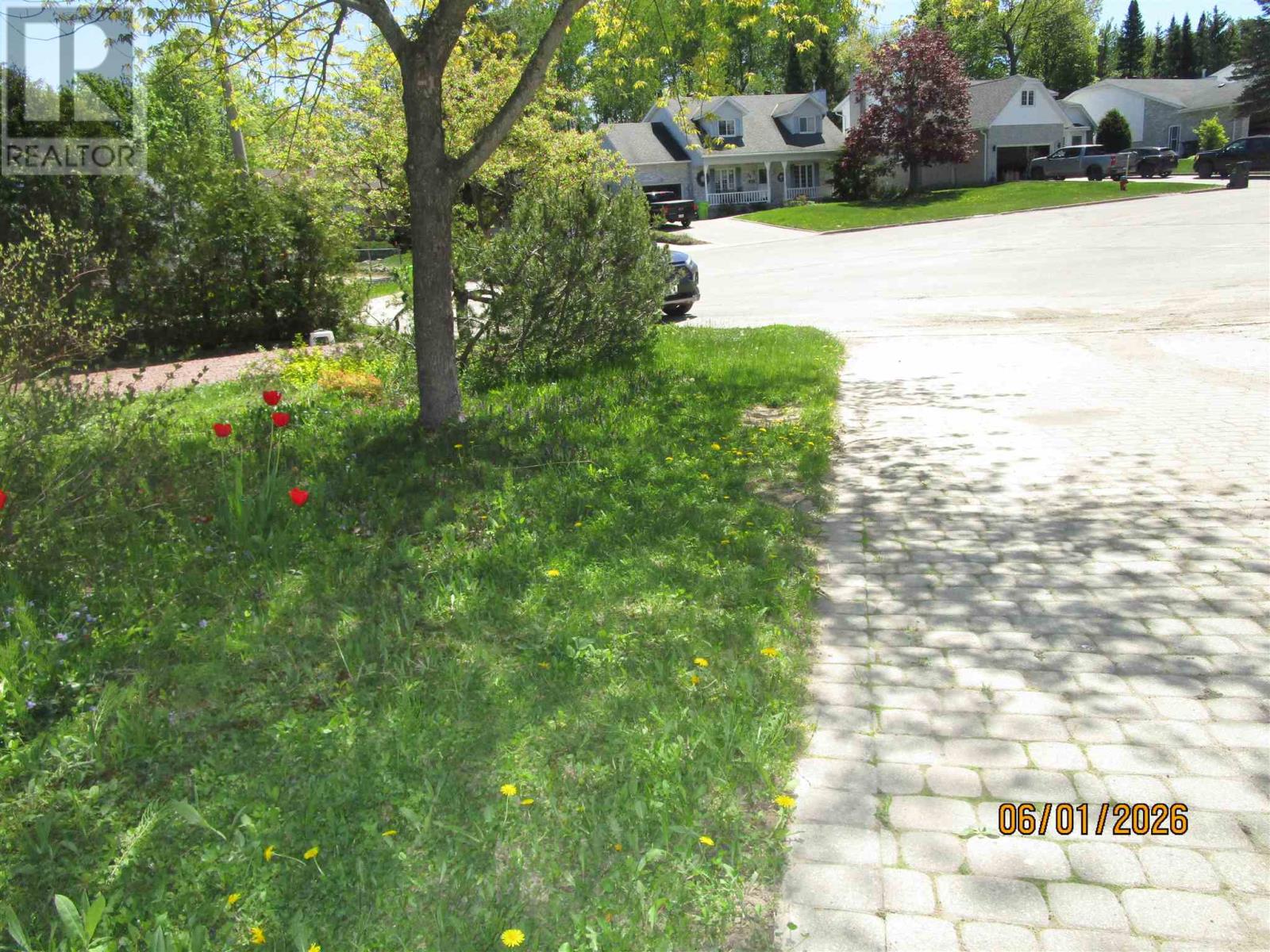 27 Plummer Ct Property Photo 2