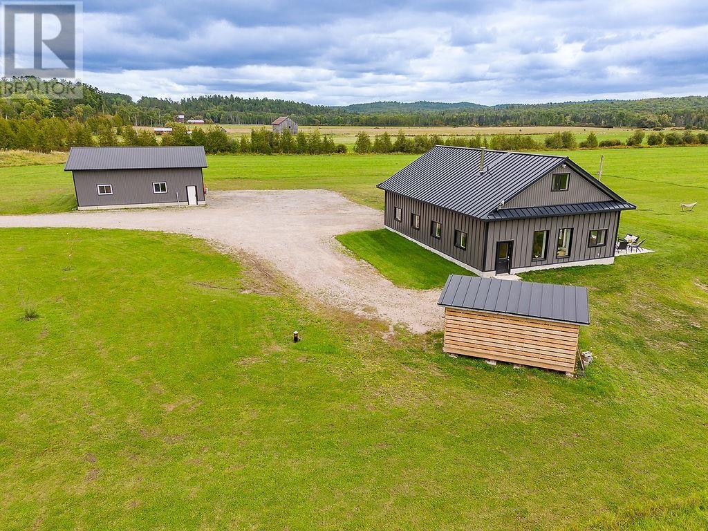 587 Watson Rd Property Photo 10