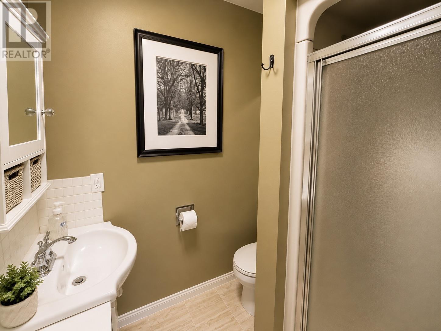 12 Maple St Property Photo 26