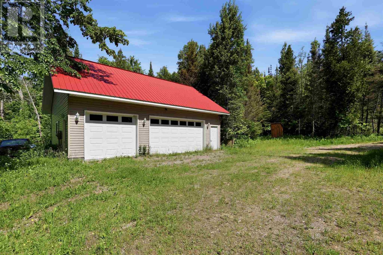 5443 Ellwood Blvd Property Photo 3