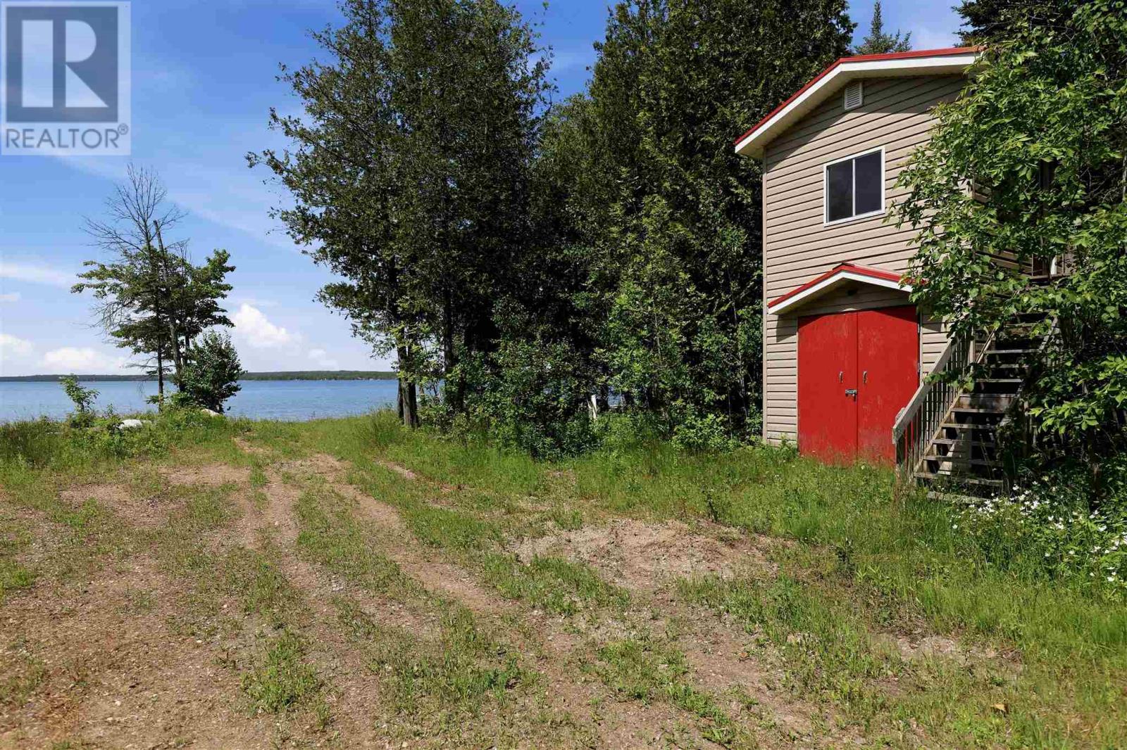 5443 Ellwood Blvd Property Photo 4