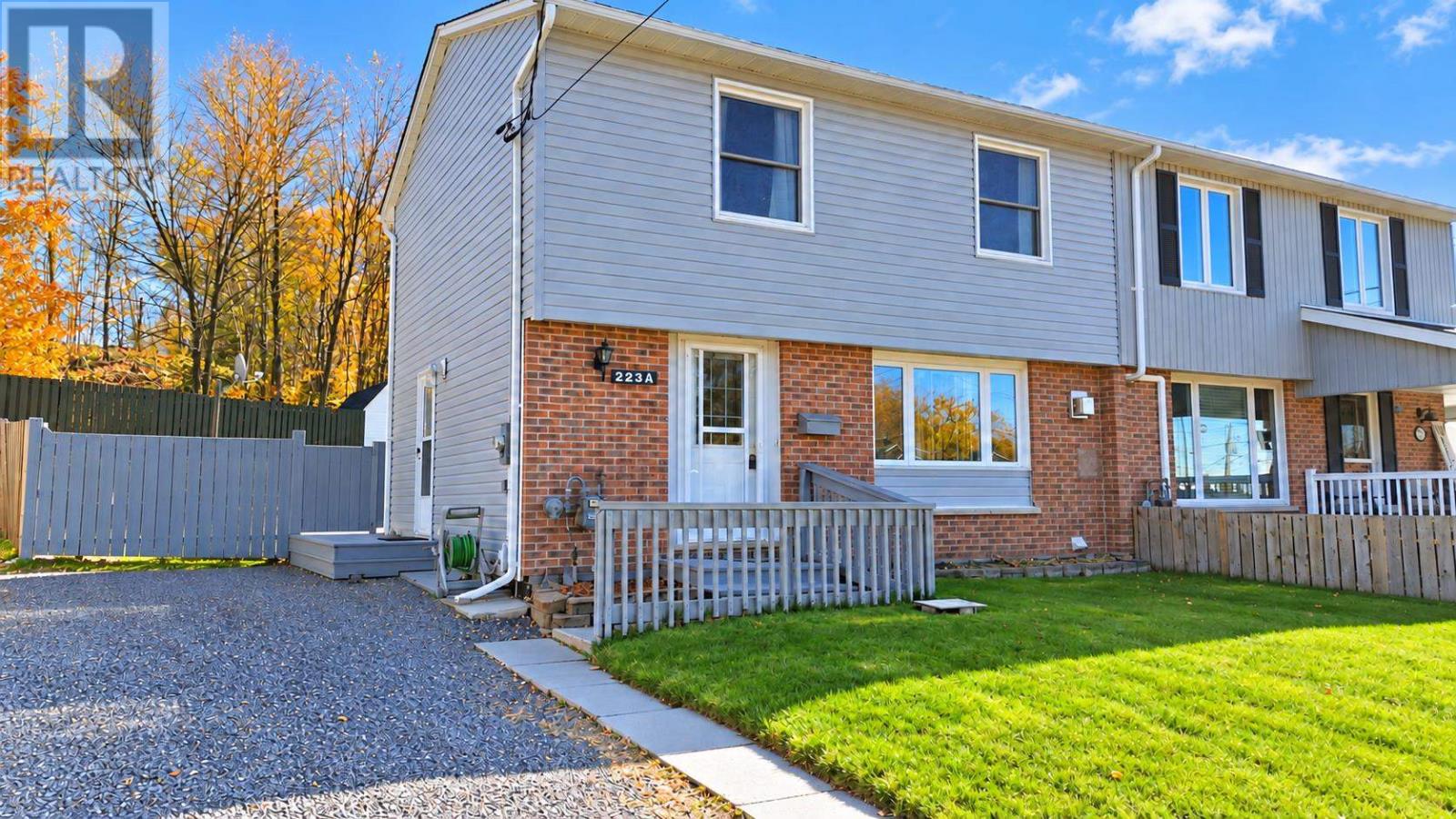 223a Ottawa Ave Property Photo 2