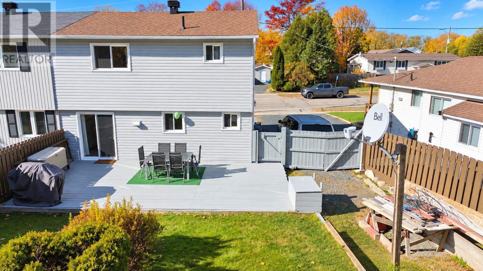 223a Ottawa Ave Property Photo 3