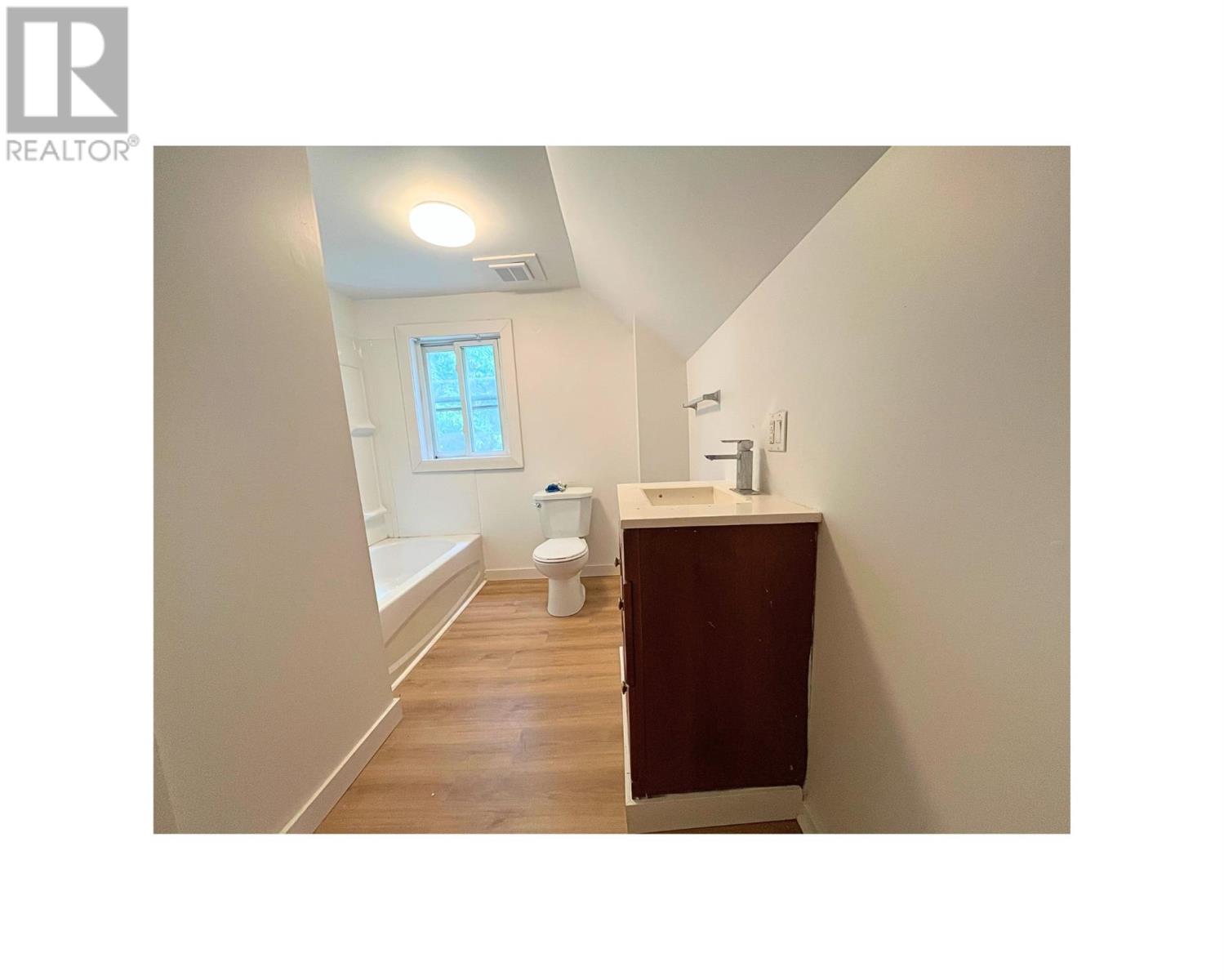 258 St. James St Property Photo 8
