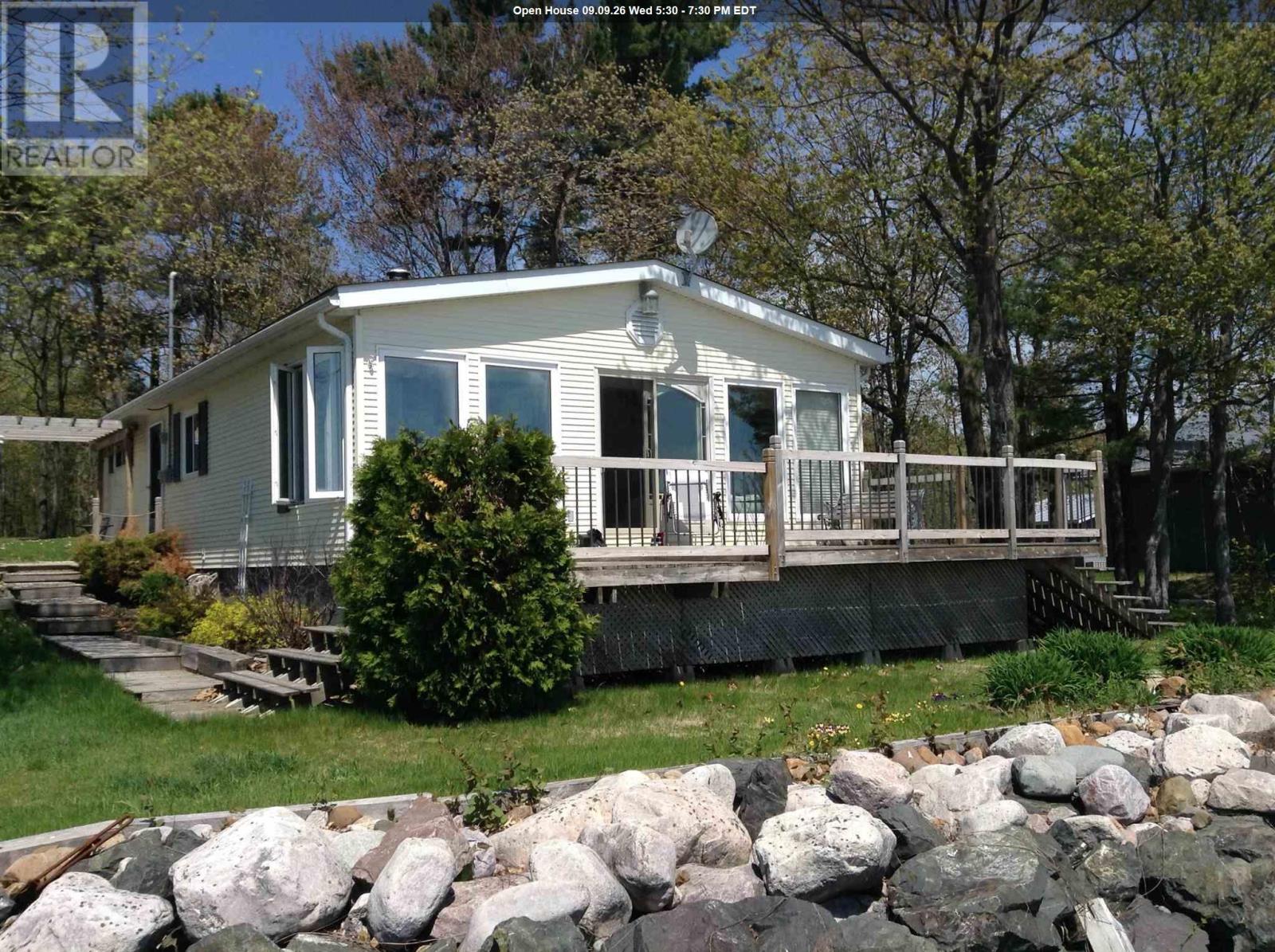 647b Lakeshore Dr Property Photo 1