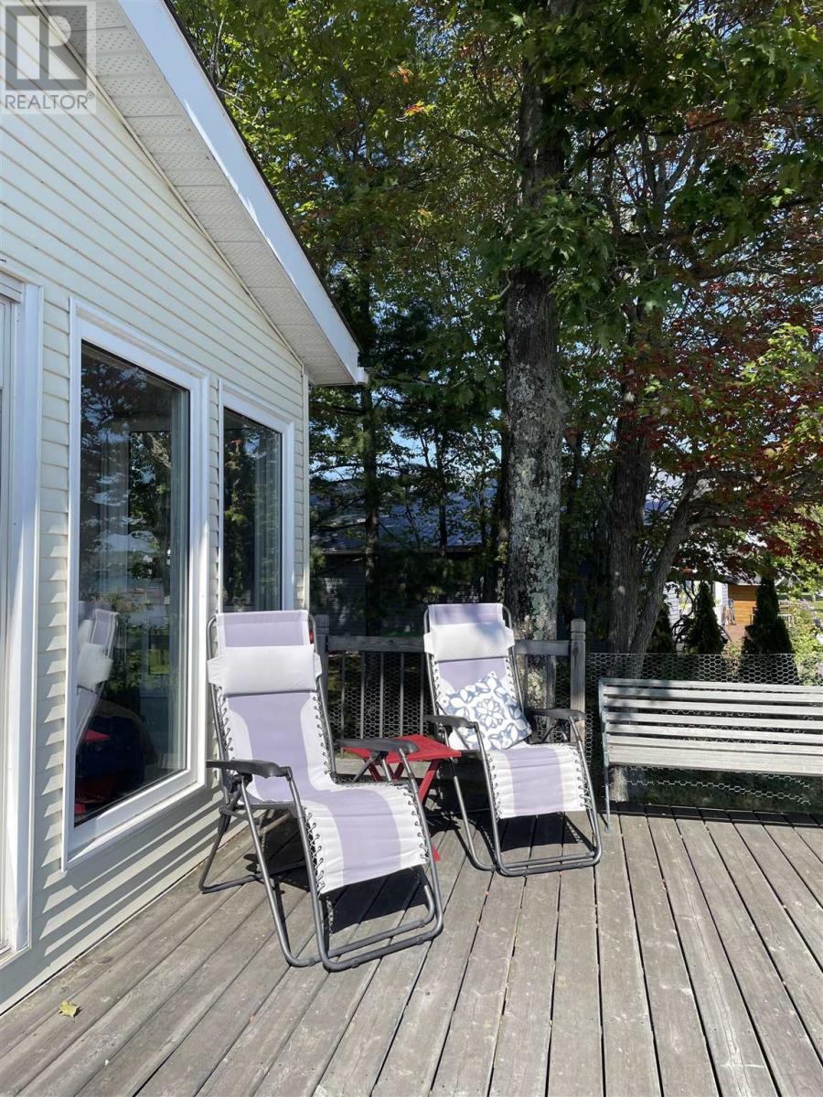 647b Lakeshore Dr Property Photo 2