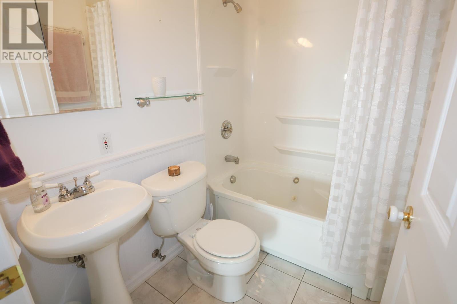 647b Lakeshore Dr Property Photo 17