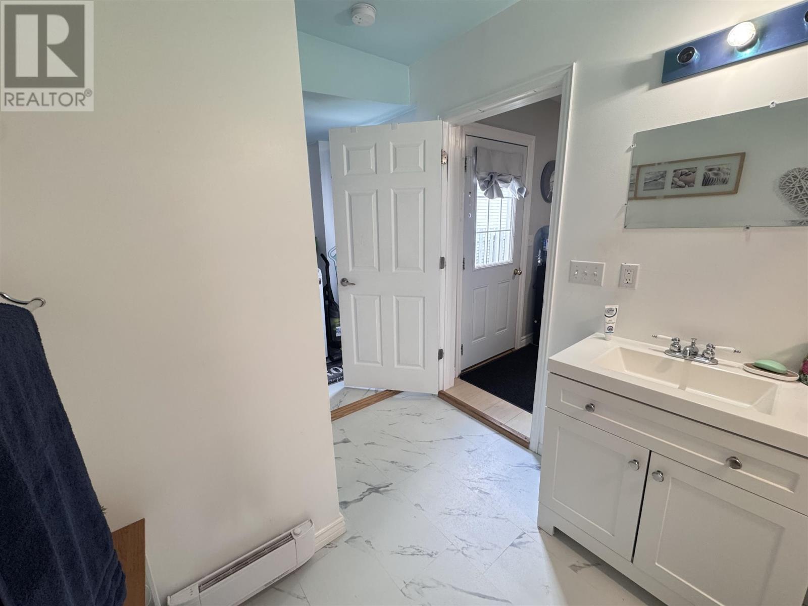 17 Third Ave Property Photo 9