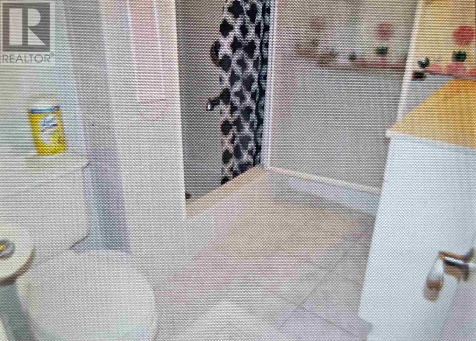 190 Axmith Ave Property Photo 7