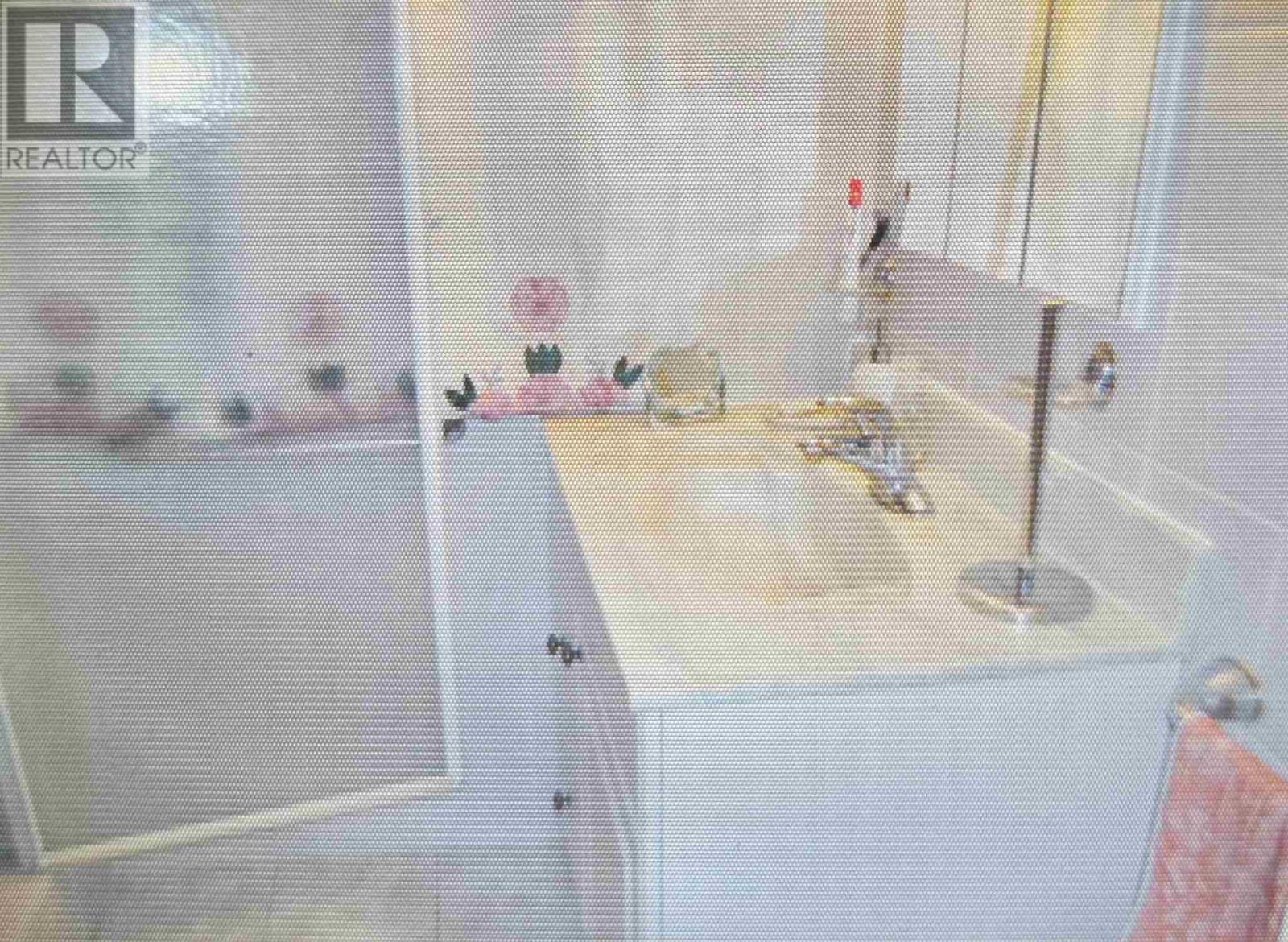 190 Axmith Ave Property Photo 8