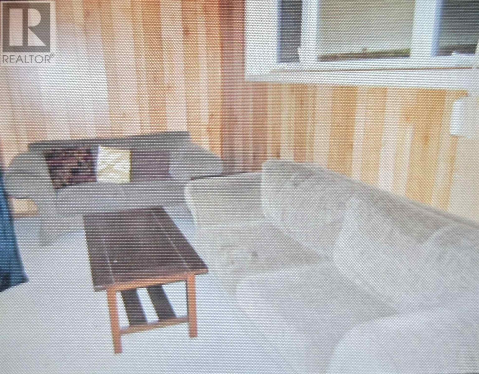 190 Axmith Ave Property Photo 12