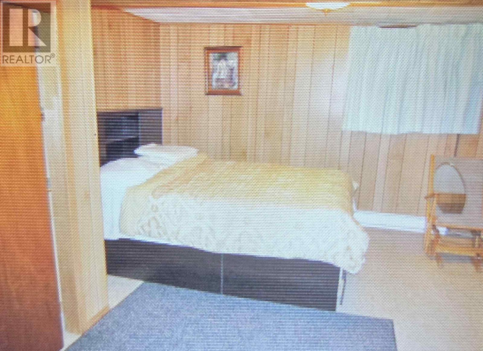 190 Axmith Ave Property Photo 16