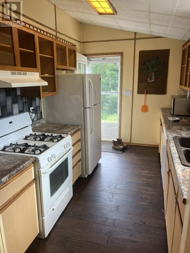 575 Granary Lake Rd Property Photo 3