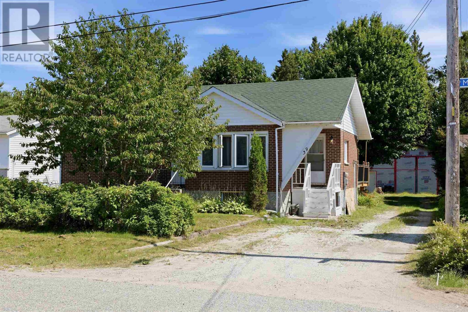39 Market ST