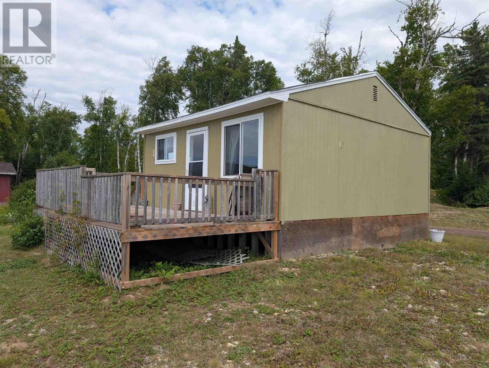 524 Highway 101 Property Photo 8