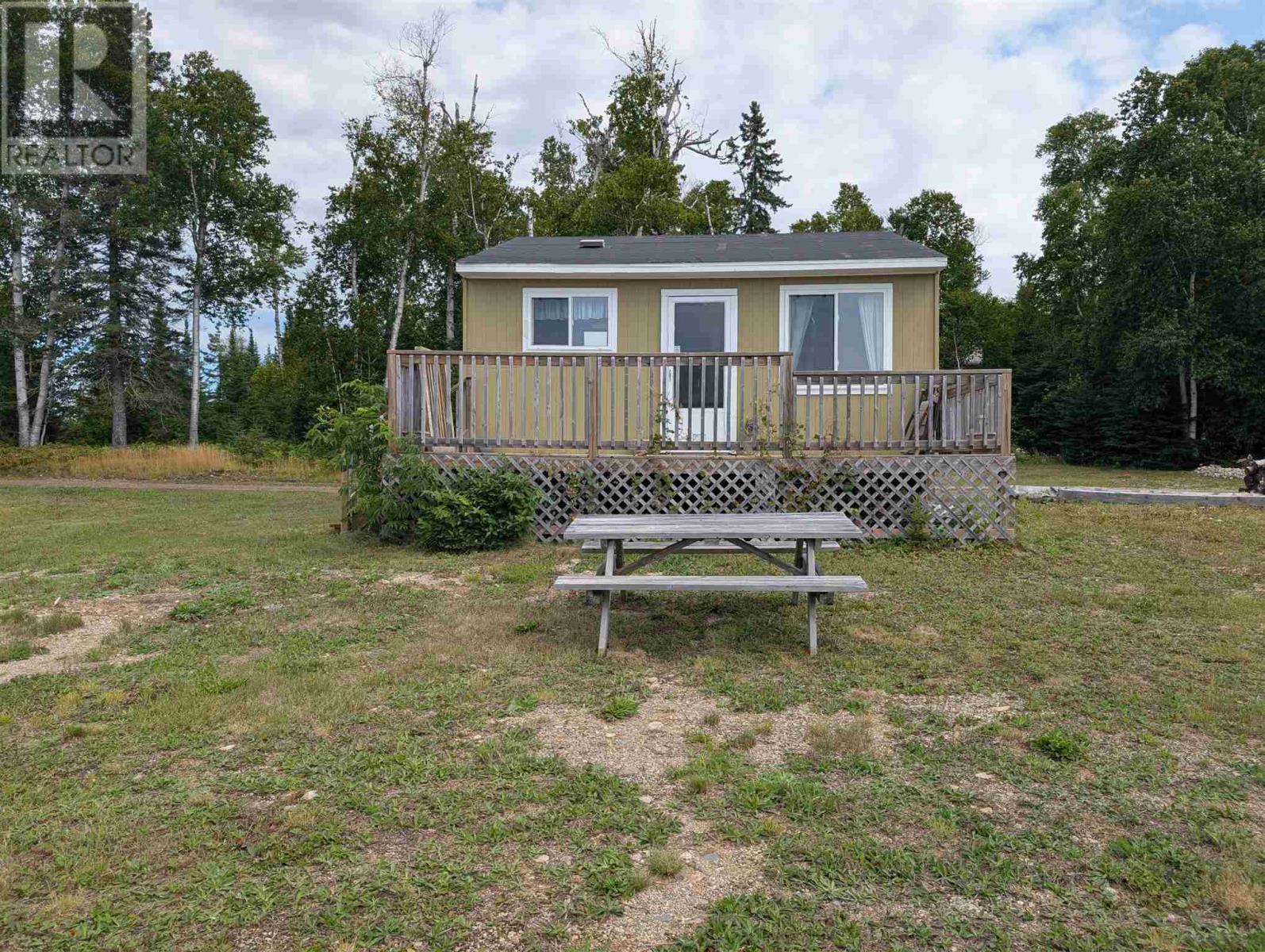 524 Highway 101 Property Photo 9