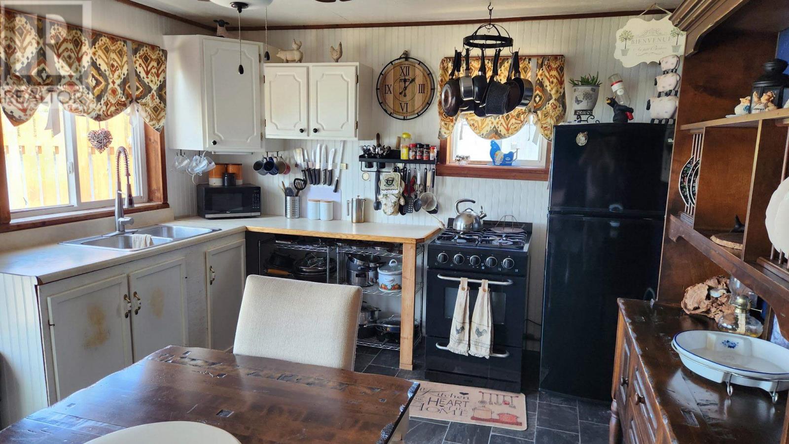 524 Highway 101 Property Photo 13