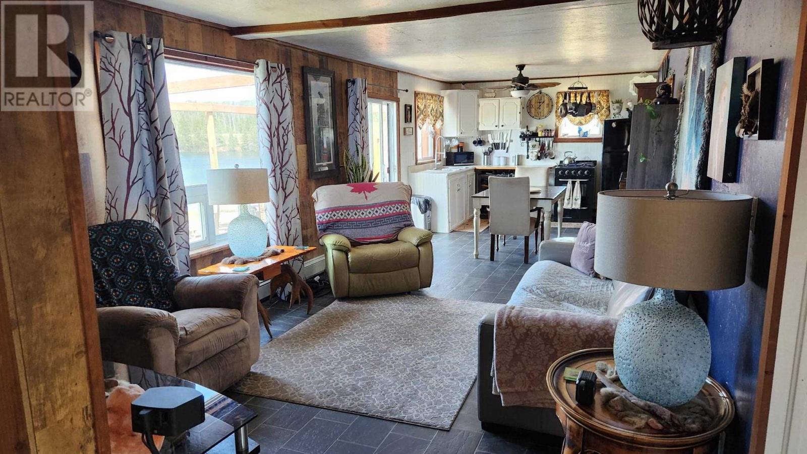 524 Highway 101 Property Photo 14