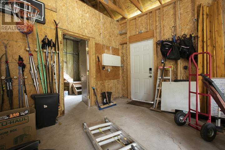 200 Watson Rd Property Photo 14