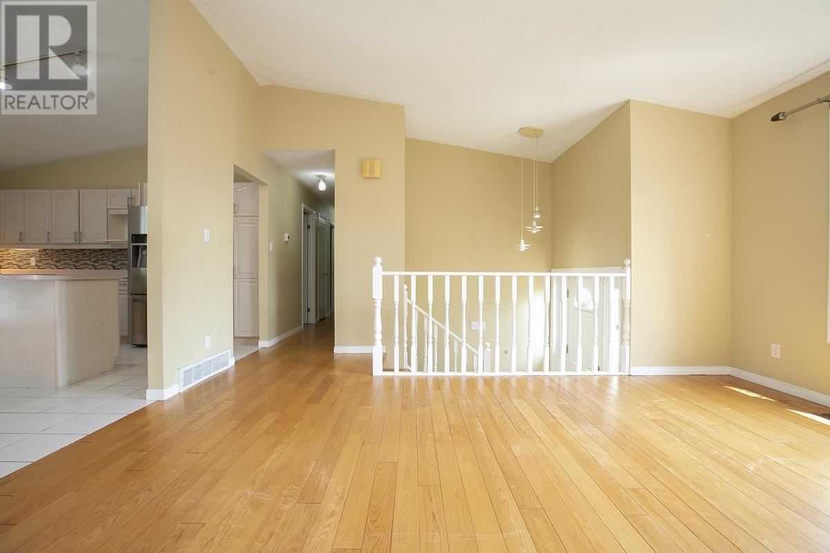 987 Lake St Property Photo 16