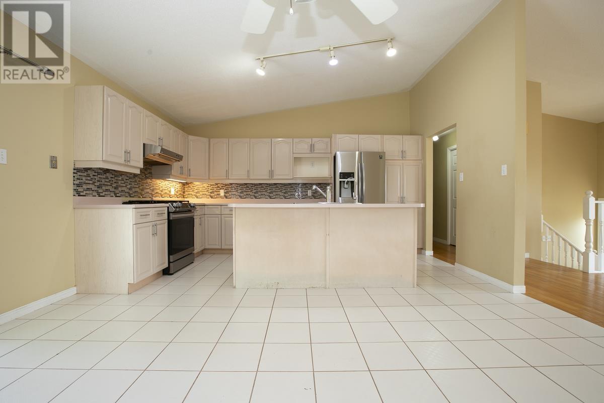 987 Lake St Property Photo 21