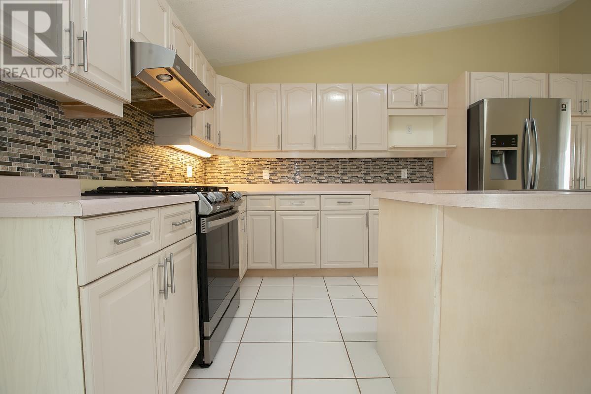 987 Lake St Property Photo 22