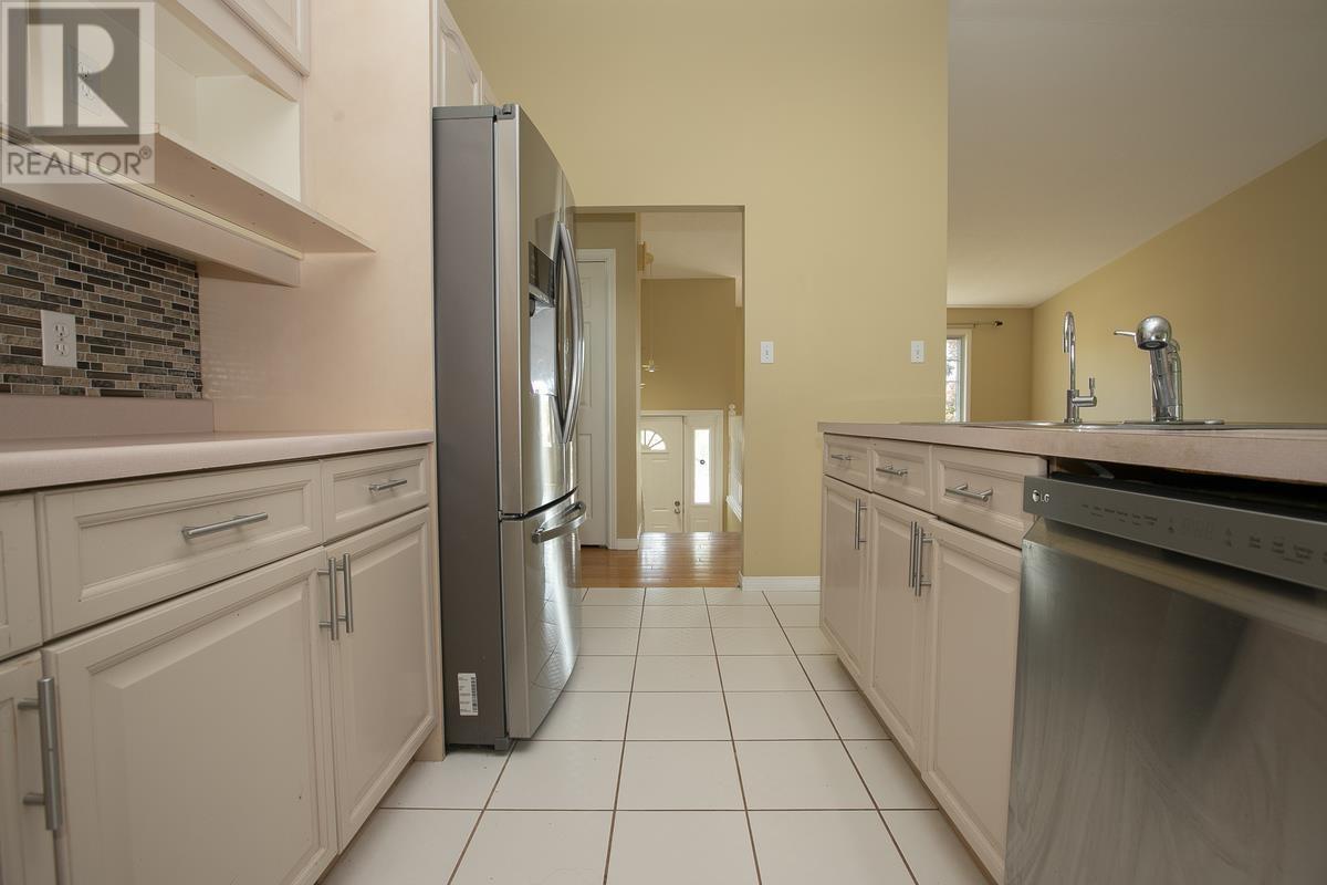 987 Lake St Property Photo 23
