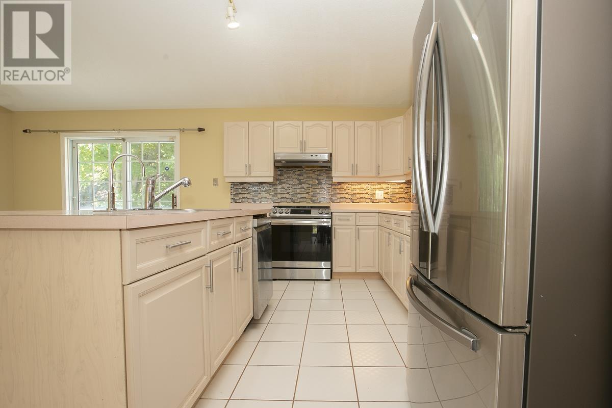 987 Lake St Property Photo 25