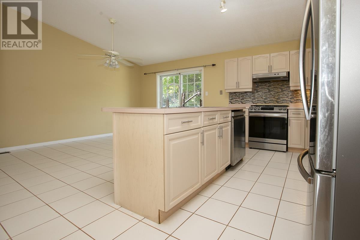 987 Lake St Property Photo 26