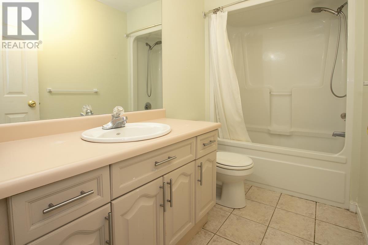 987 Lake St Property Photo 29