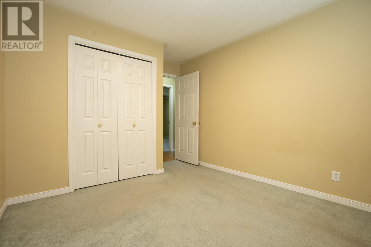 987 Lake St Property Photo 31