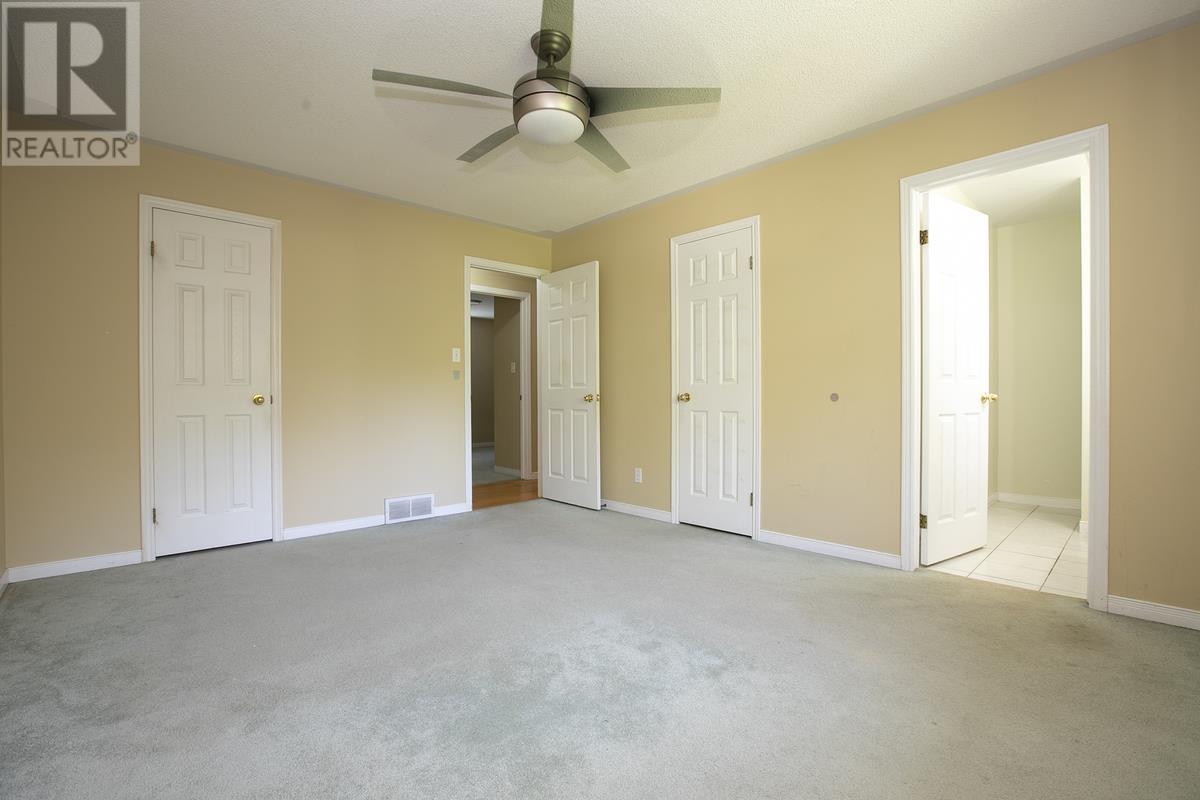 987 Lake St Property Photo 33
