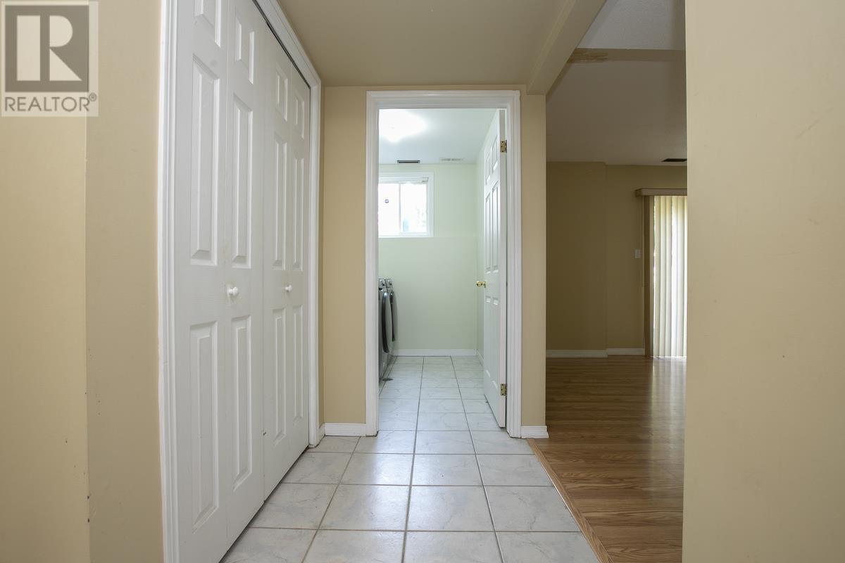 987 Lake St Property Photo 39