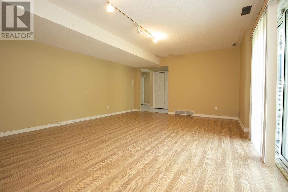 987 Lake St Property Photo 42