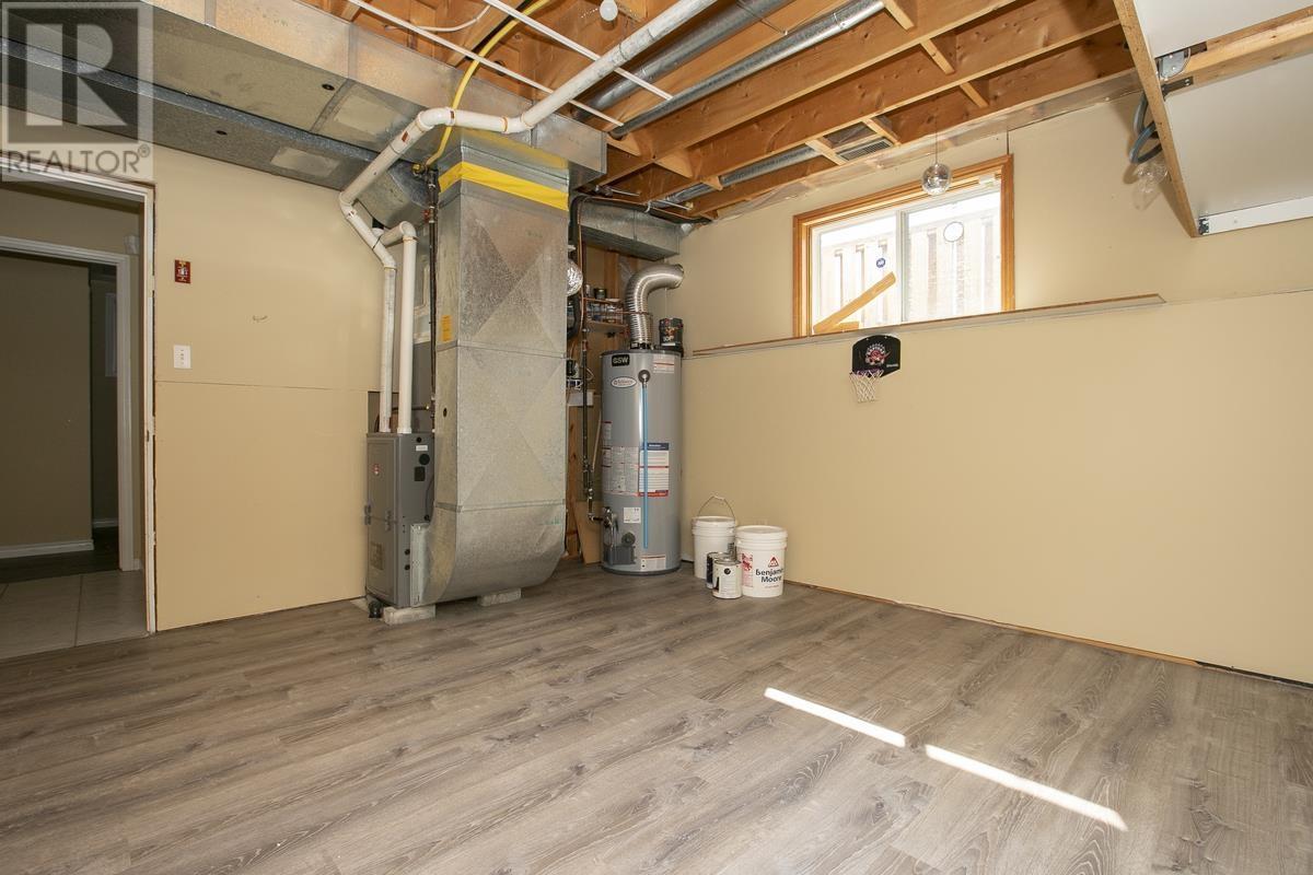 987 Lake St Property Photo 48