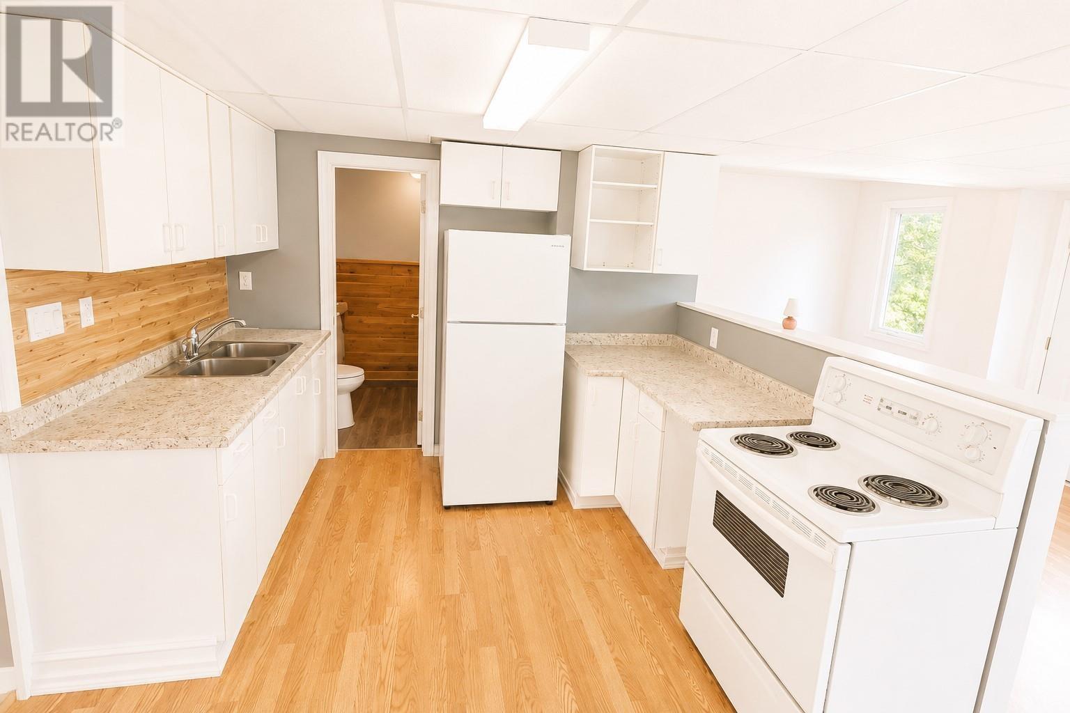 25 Hess St Property Photo 4