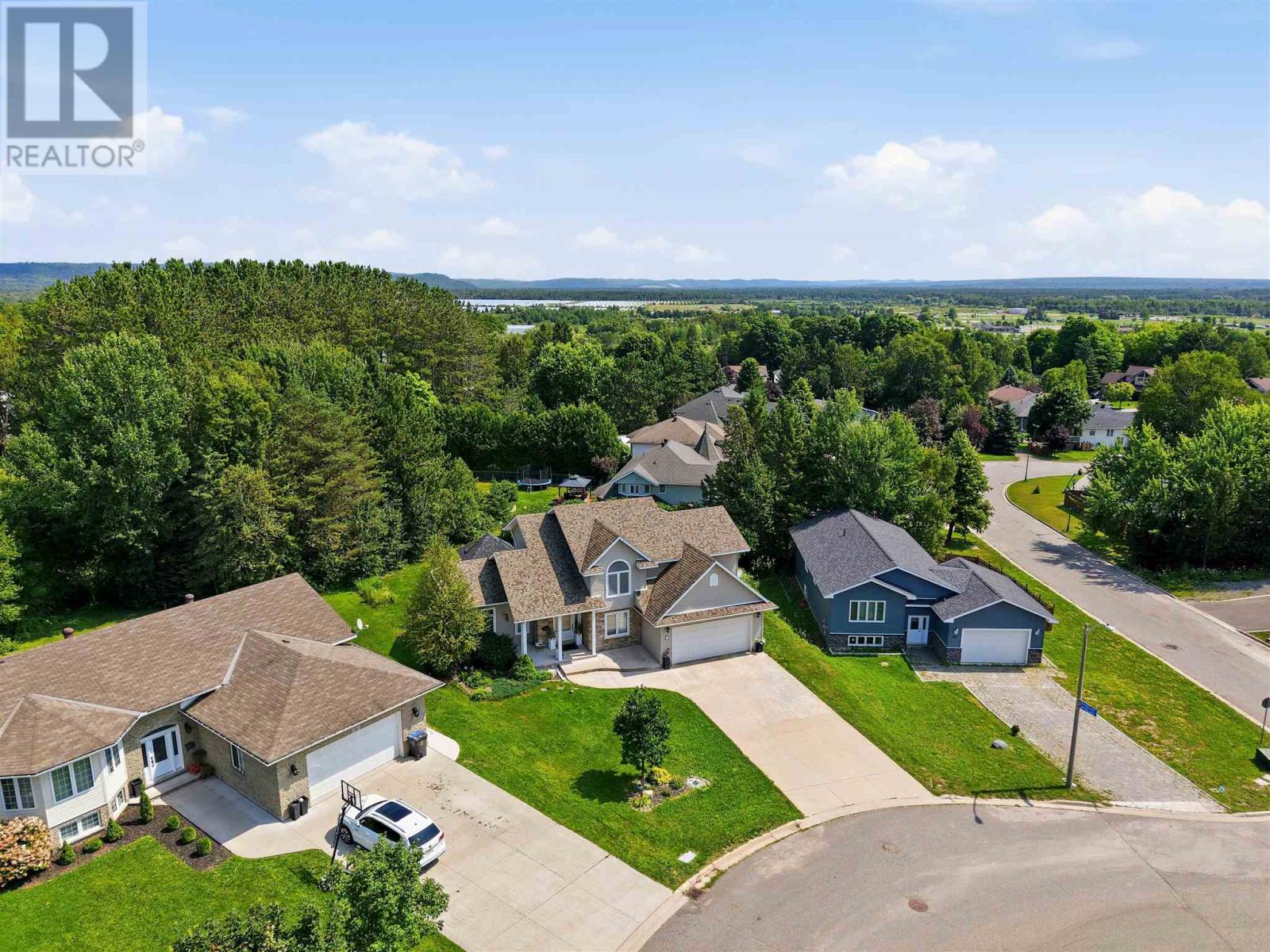6 Millstream Dr Property Photo 11