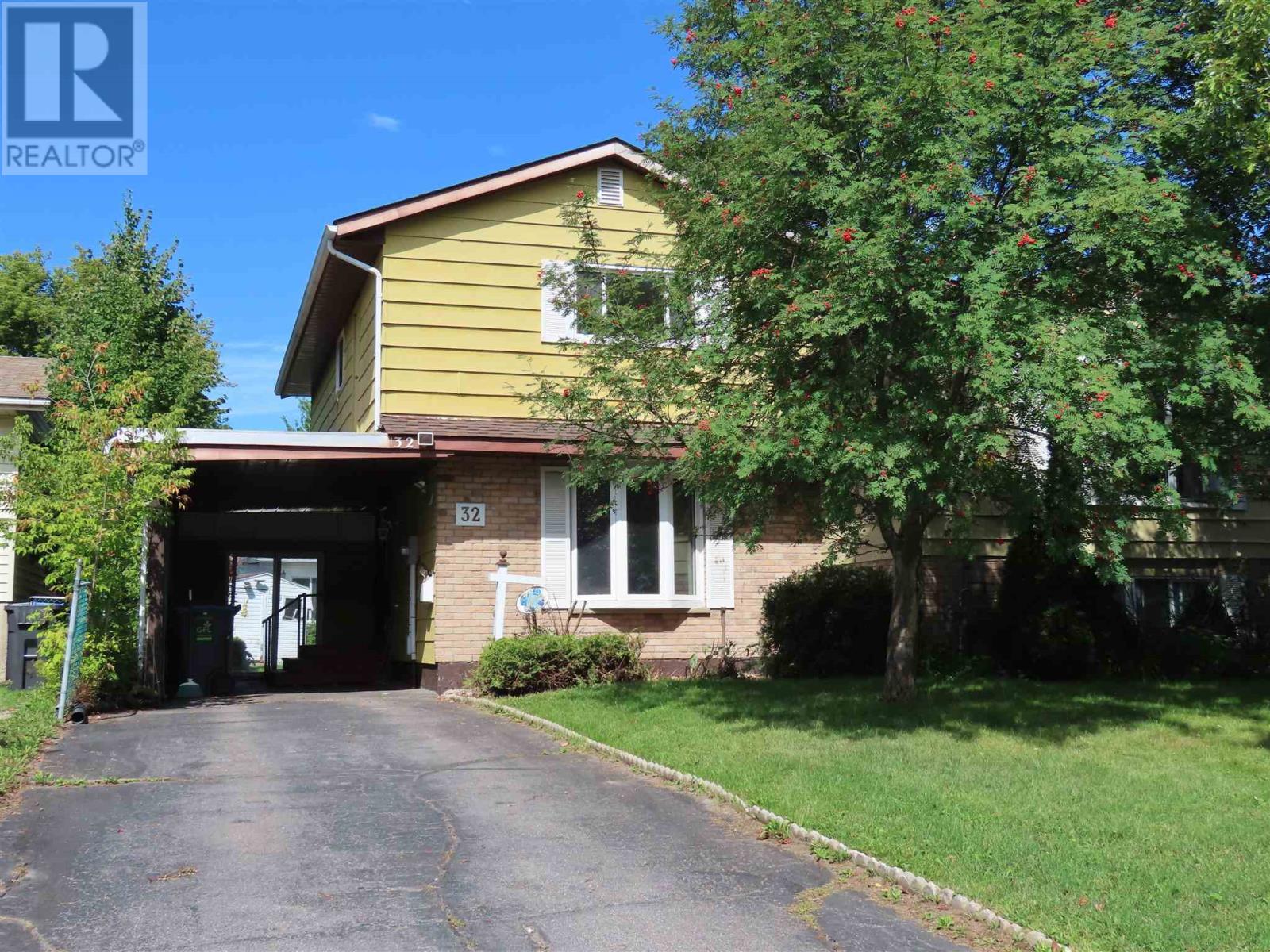 32 Breton RD