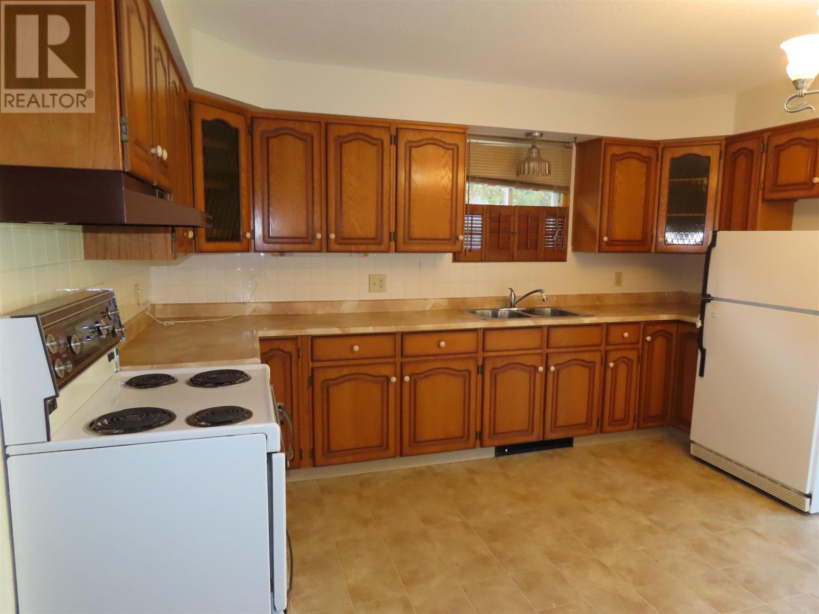 32 Breton Rd Property Photo 2