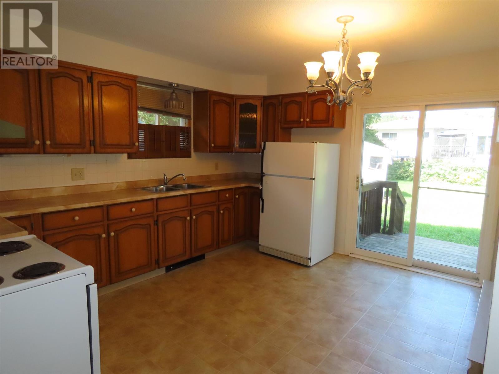 32 Breton Rd Property Photo 3